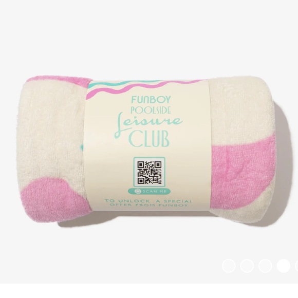 Funboy wavy striped beach towel - Picture 3 of 7